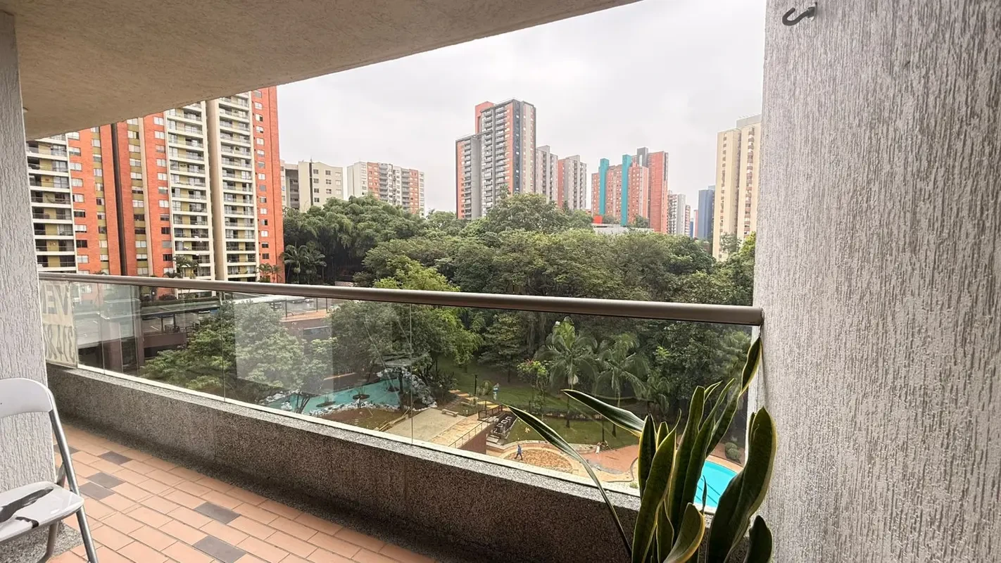 Bucaramanga: Arriende Lujo y Comodidad con Oficina y Gimnasio Integrados - Imagen 2