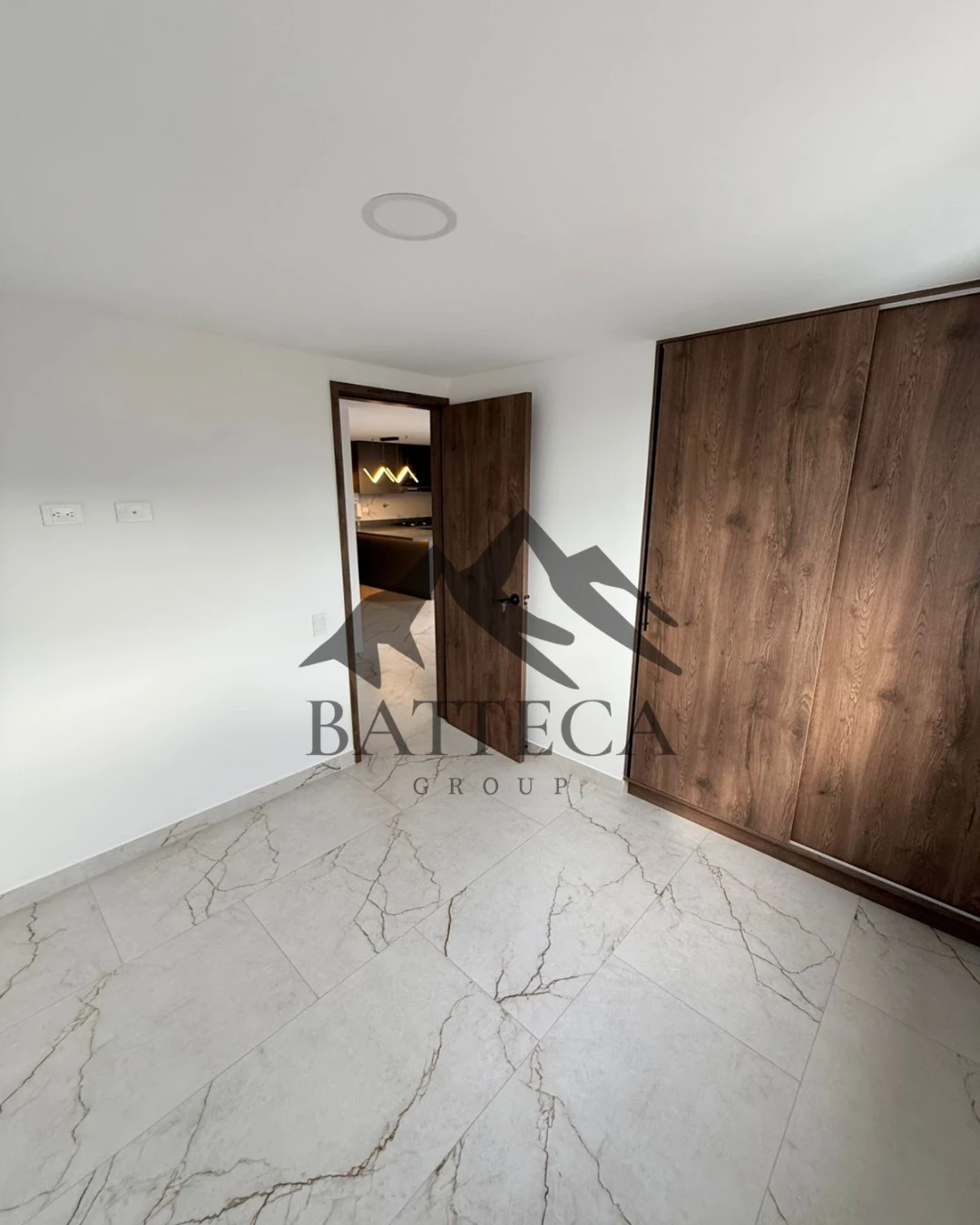 Hermoso apartamento a una cuadra del parque principal - Imagen 4