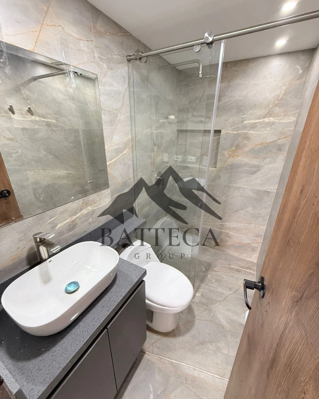 Hermoso apartamento a una cuadra del parque principal - Imagen 11