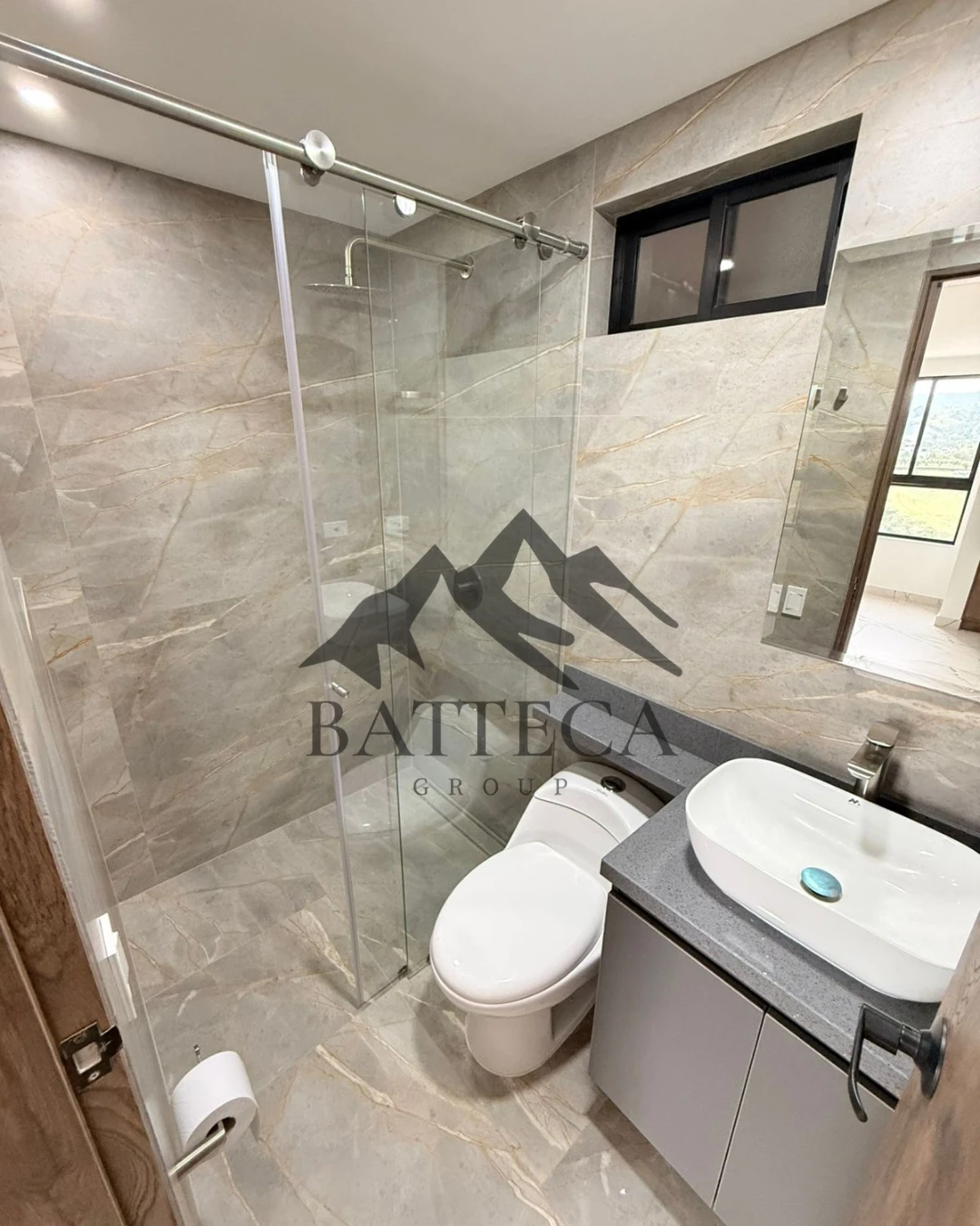 Hermoso apartamento a una cuadra del parque principal - Imagen 8