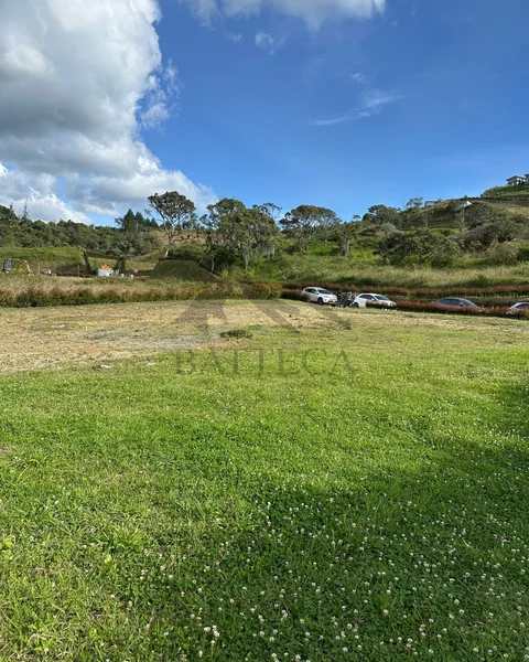 Lote en unidad cerrada