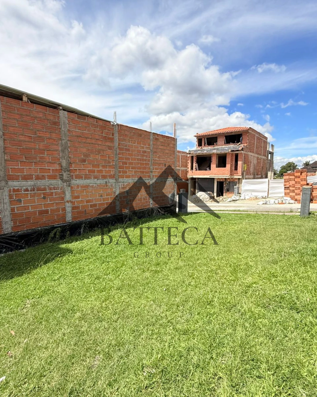 Lote bifamiliar medianero  - Imagen 2