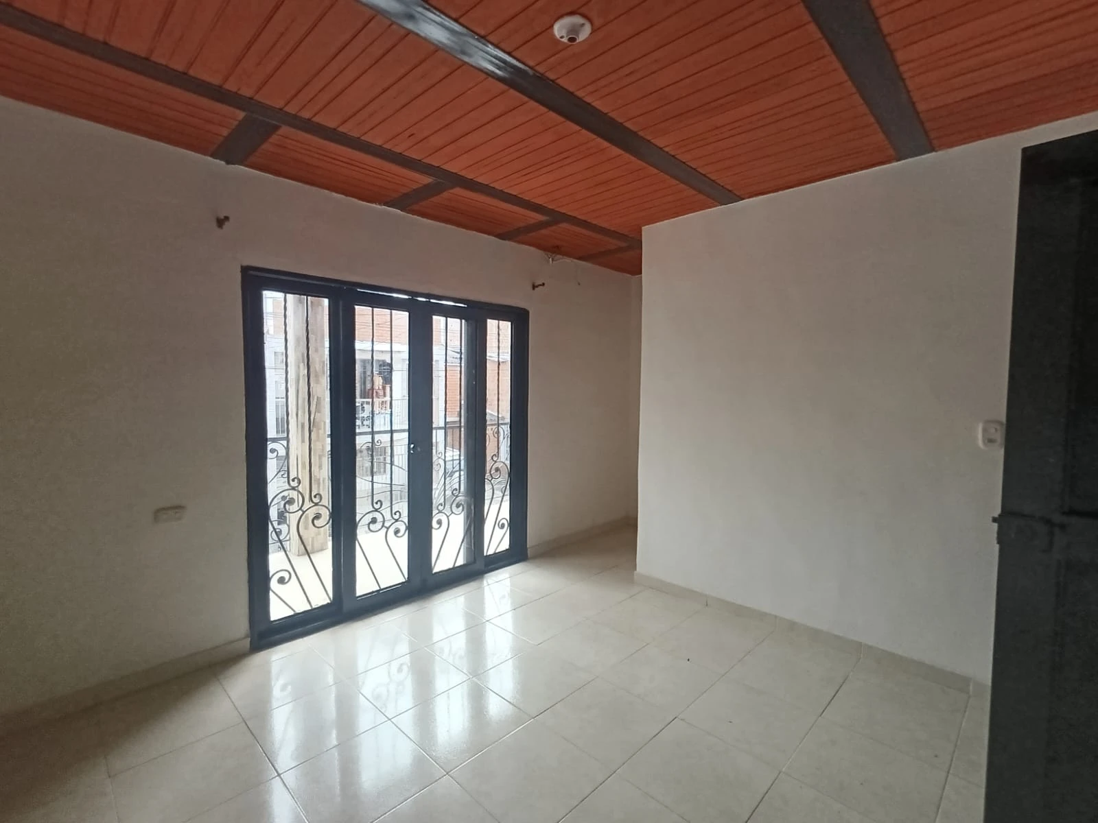 Casa de tres pisos en alquiler ciudad del campo - Imagen 8