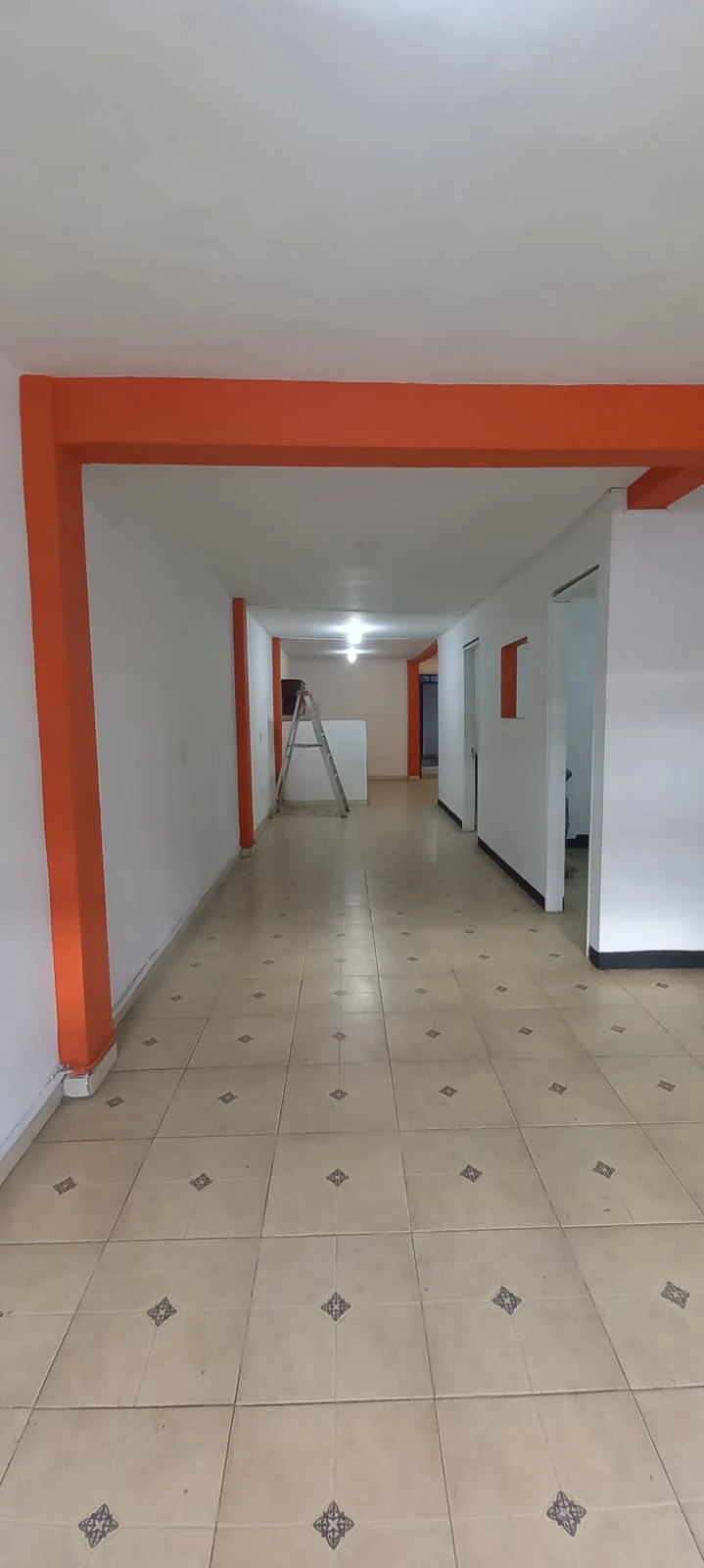 💼 Edificio de tres pisos en Santa Teresita, Dosquebradas - Imagen 4