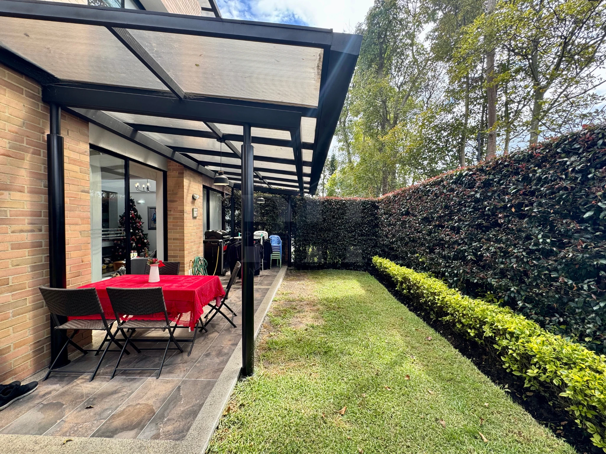 Vendo moderna casa en Cajicá conjunto club house  - Imagen 2