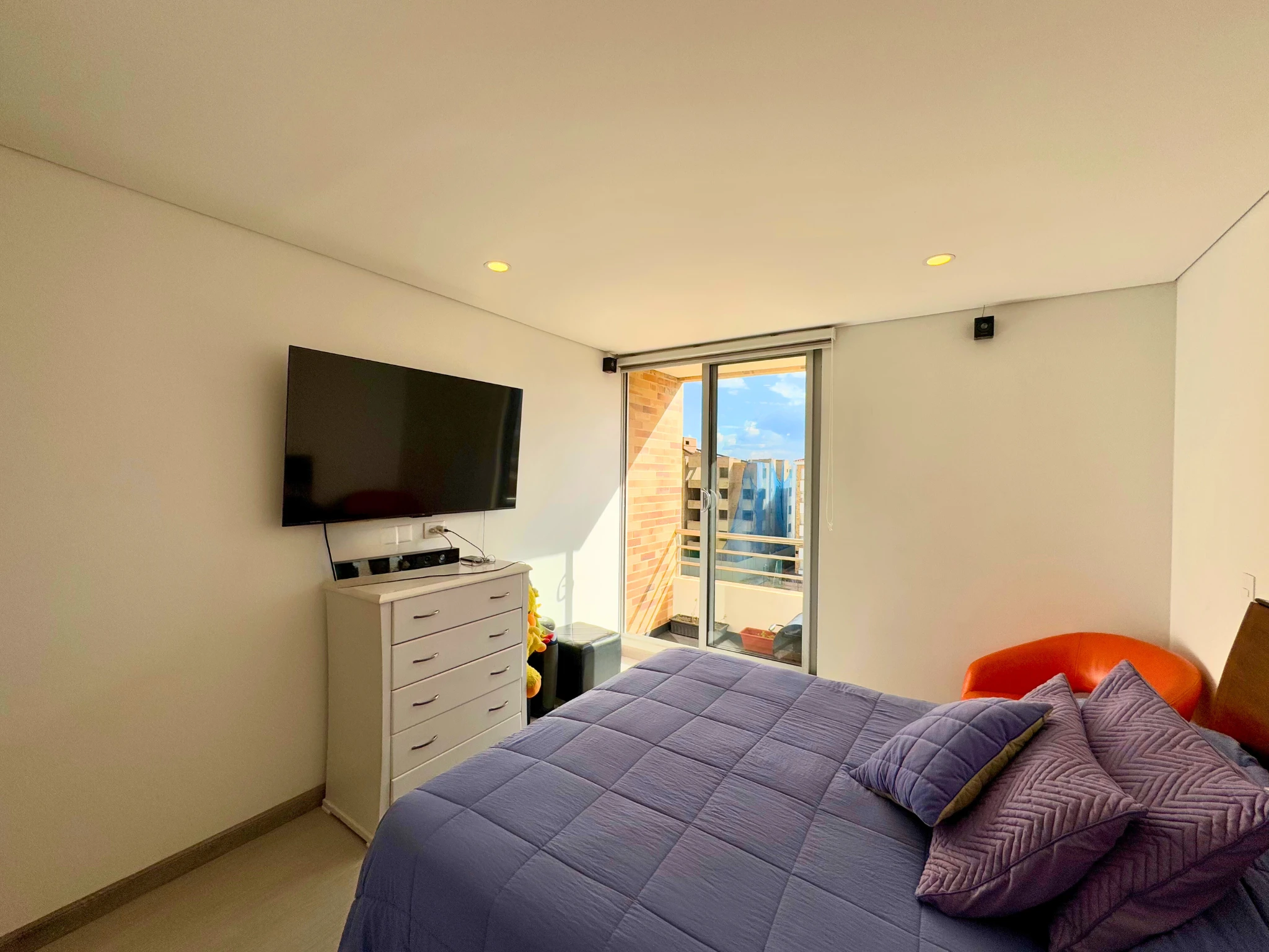 Vendo moderno apartamento en Chía con vista despejada - Imagen 12