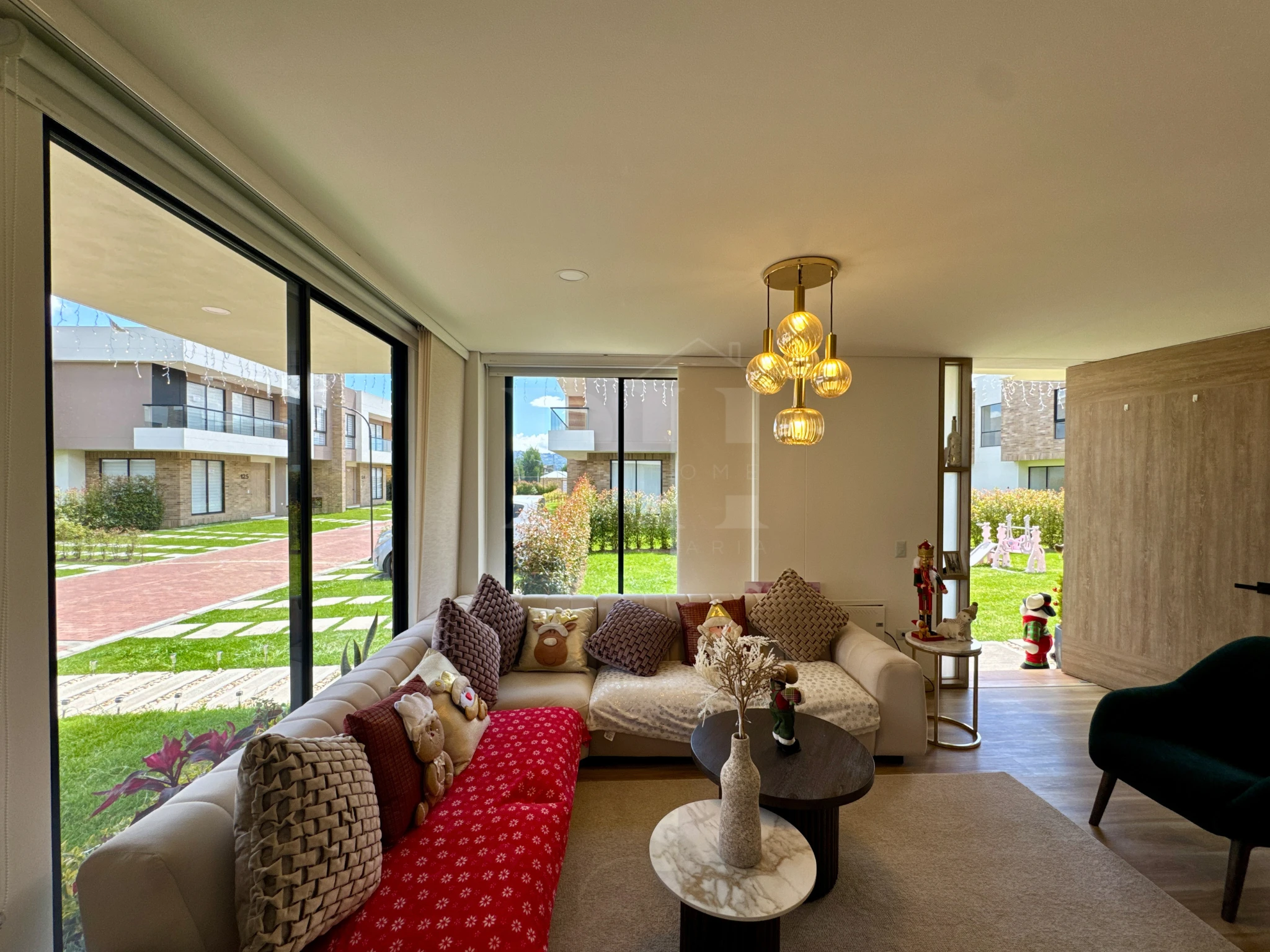 Vendo espectacular casa con terraza en Chía  - Imagen 2