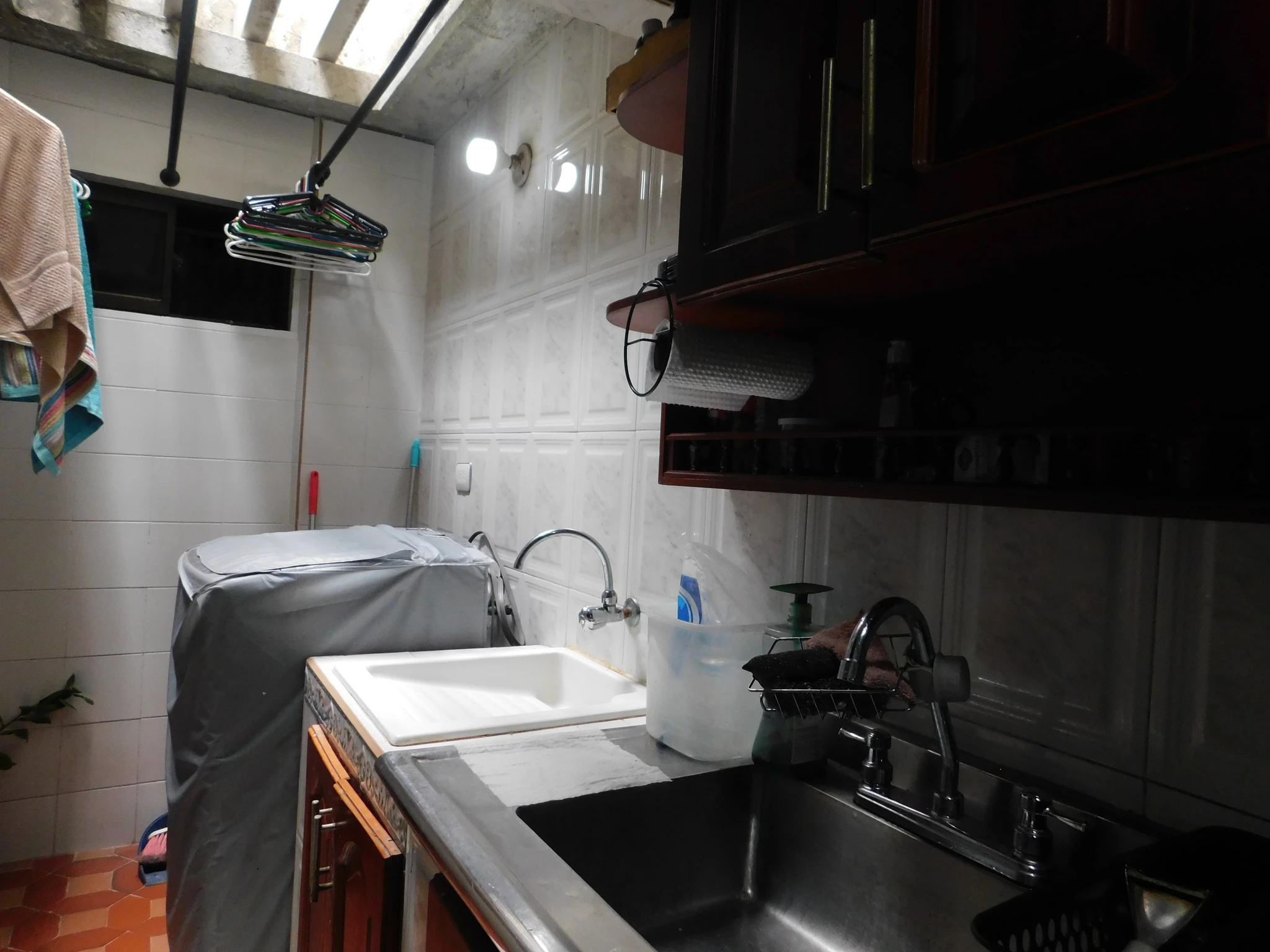 Edificio en propiedad horizontal con 2 apartamentos y local comercial - Imagen 11