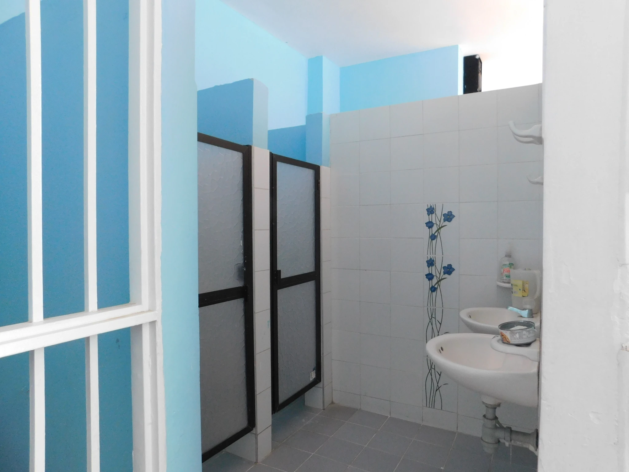 Edificio en propiedad horizontal con 2 apartamentos y local comercial - Imagen 7