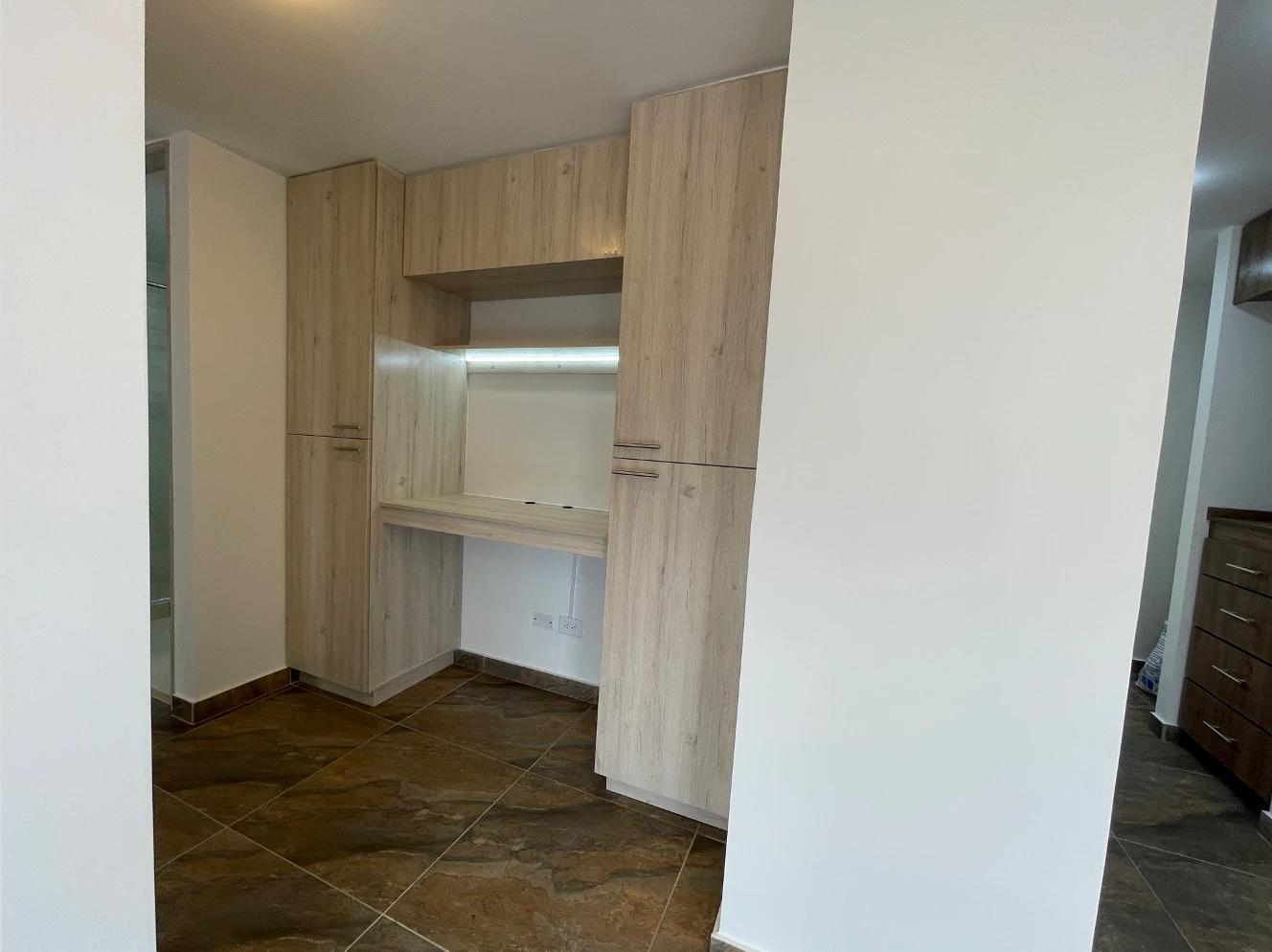 Viva en un hermoso apartamento ultimo piso en conjunto club House  - Imagen 14