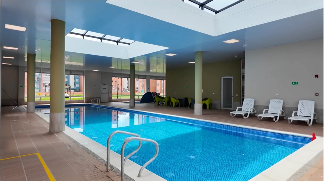 Viva en un hermoso apartamento ultimo piso en conjunto club House  - Imagen 3