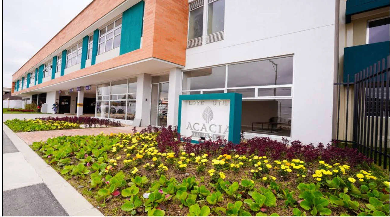 Viva en un hermoso apartamento ultimo piso en conjunto club House  - Imagen 7