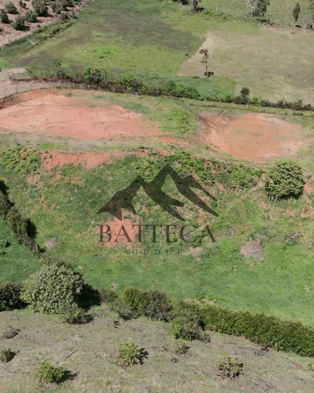 Lote con licencia de construcción.  - Imagen 5