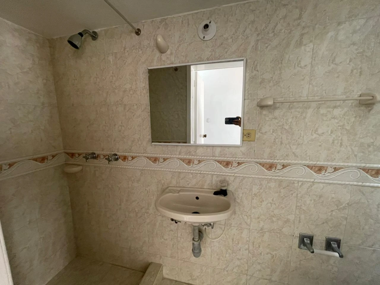 Venta Casa Independiente Comercial o Vivienda - Altos de Pan de Azúcar, Bucaramanga - Imagen 11