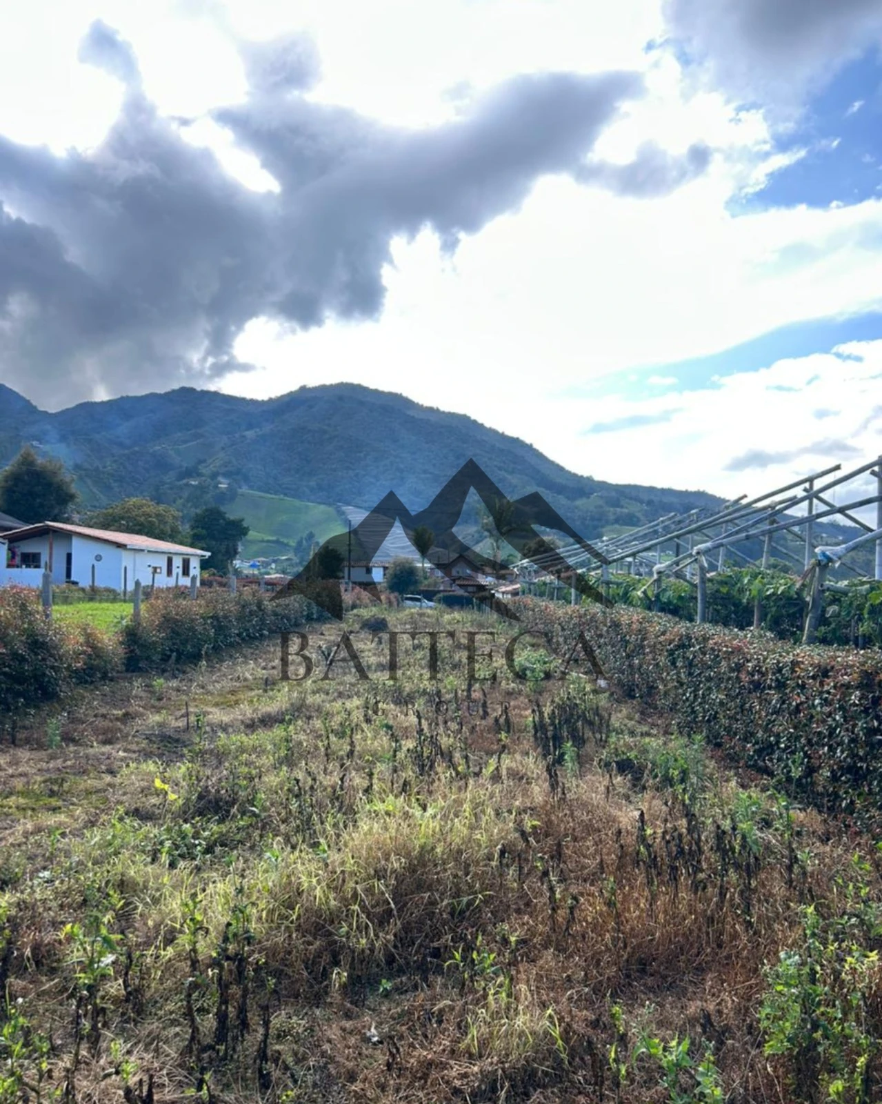 Lote con excelente ubicación en venta - Imagen 3