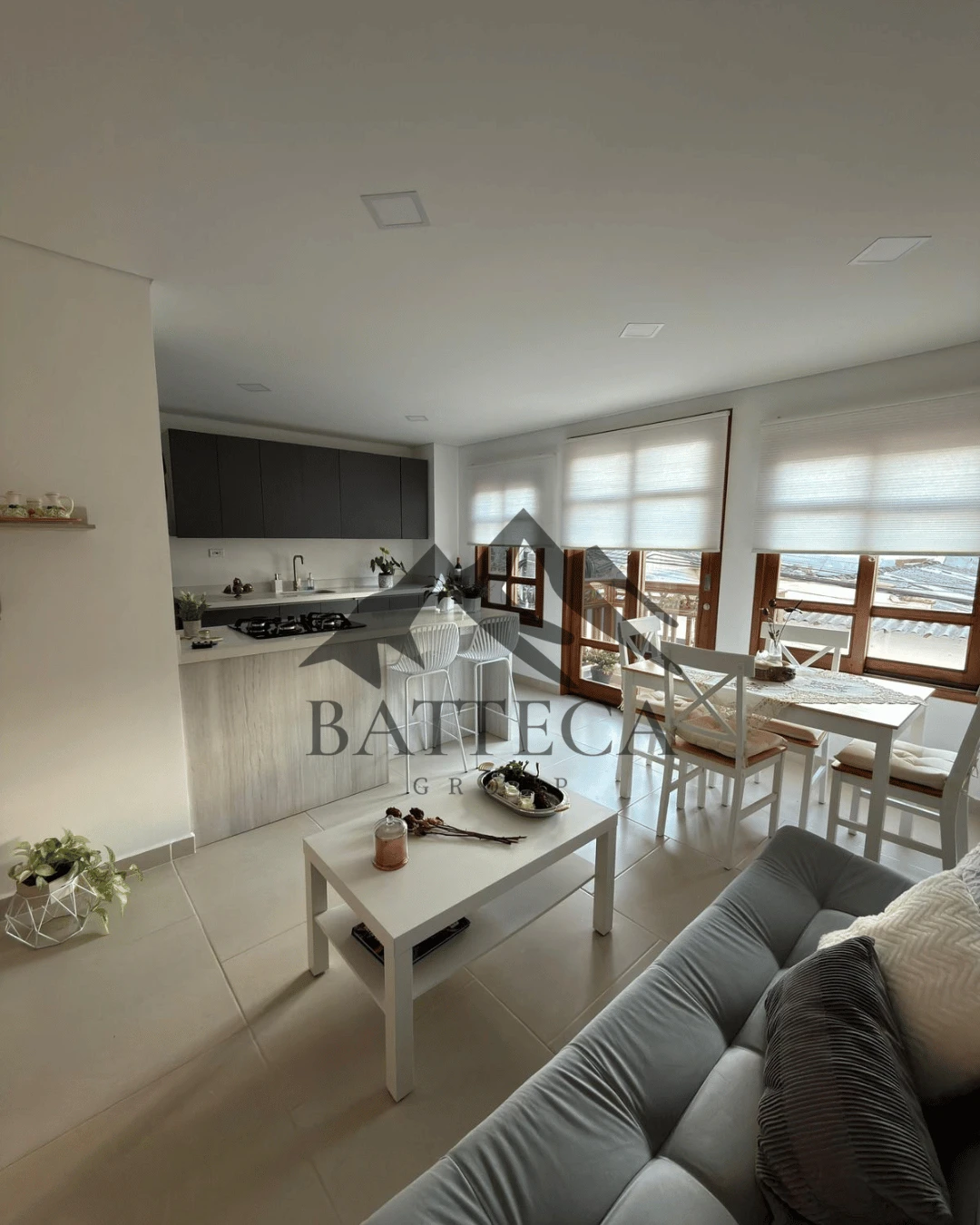 Hermoso apartaestudio en venta a una cuadra del parque del Retiro - Imagen 3