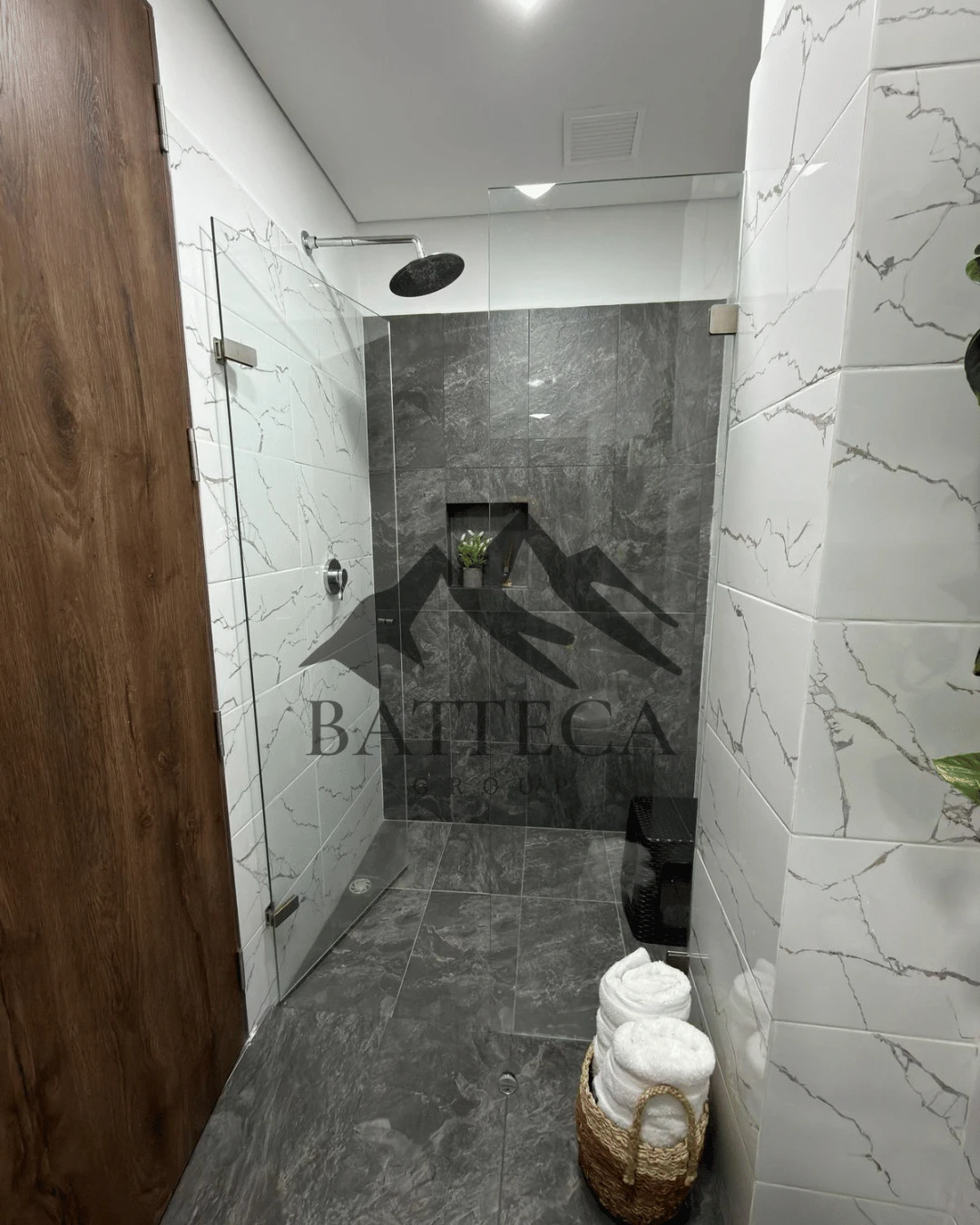 Hermoso apartaestudio en venta a una cuadra del parque del Retiro - Imagen 9