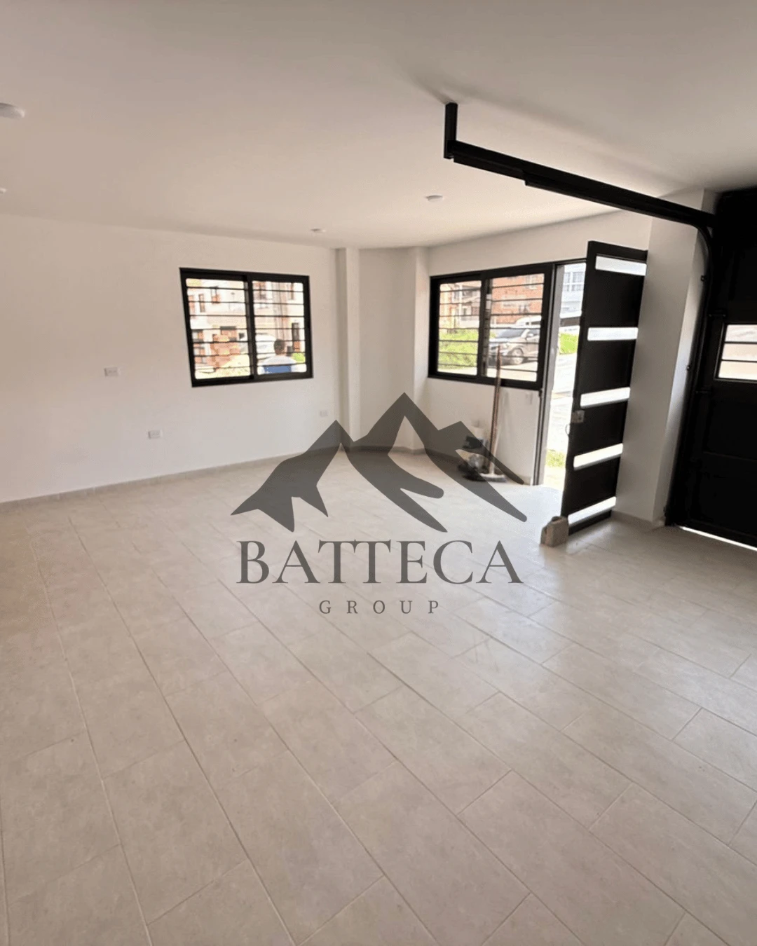 Primer piso esquinero en venta - Imagen 6