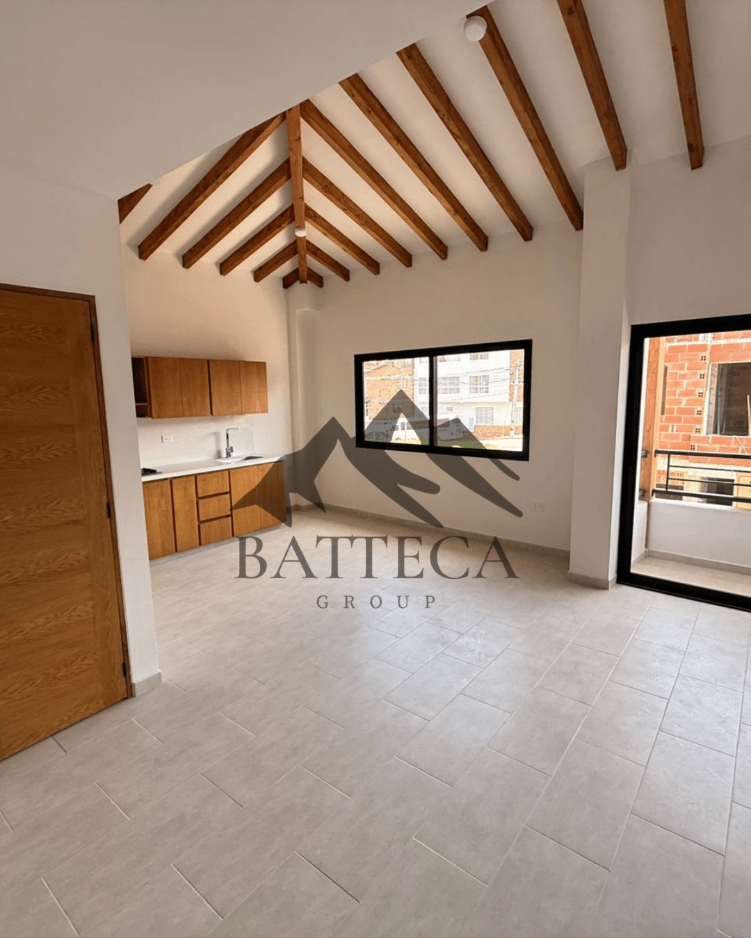 Segundo piso esquinero + mansarda en venta - Imagen 8