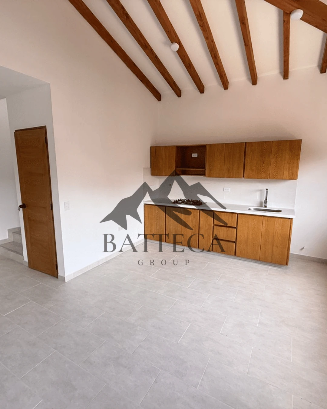 Segundo piso esquinero + mansarda en venta - Imagen 5