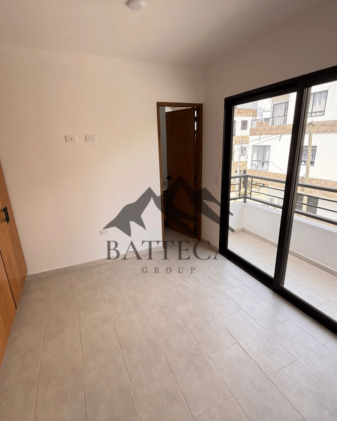 Segundo piso esquinero + mansarda en venta - Imagen 11