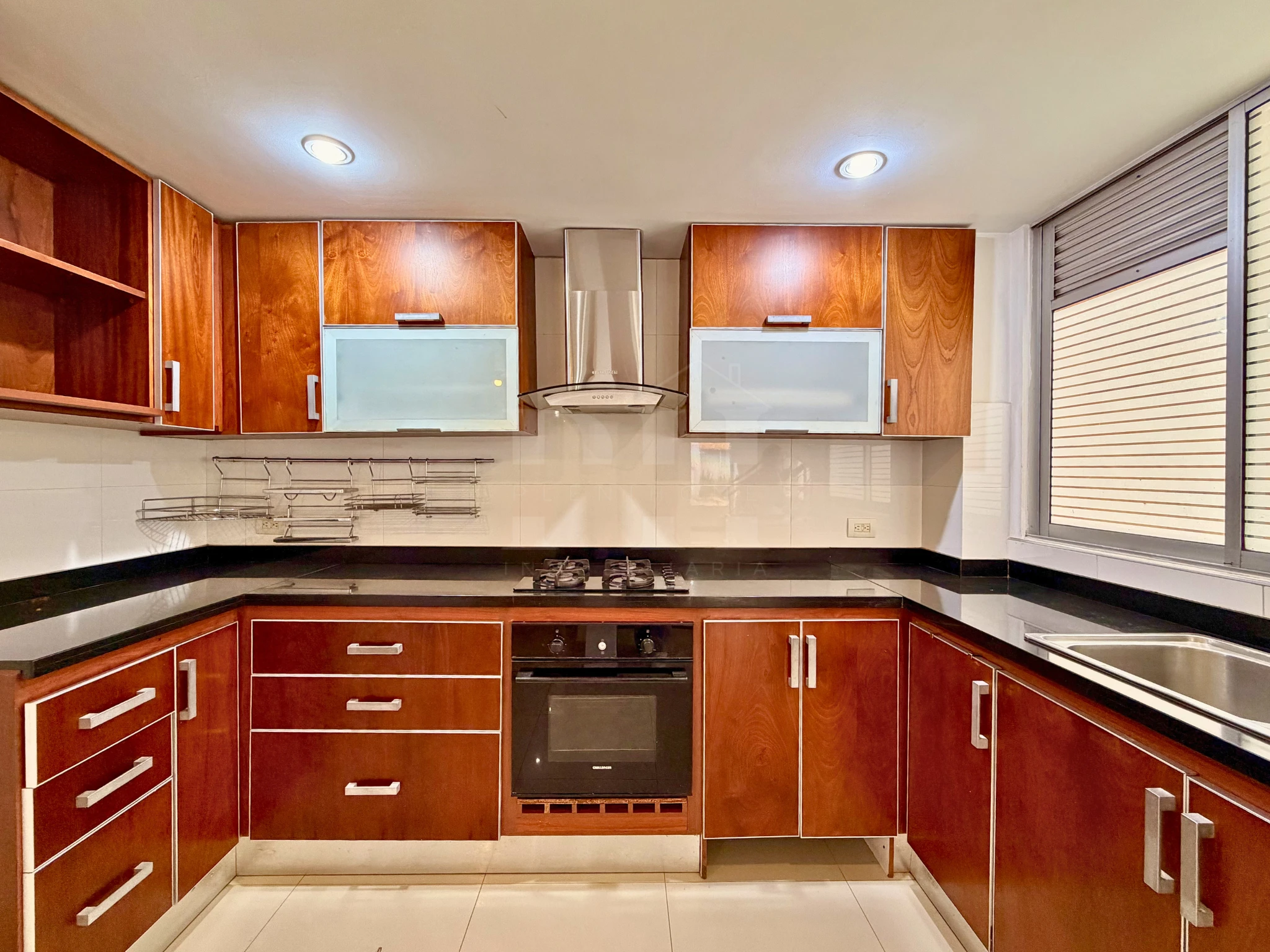 Vendo casa de tres niveles en Pinares Chía  - Imagen 3