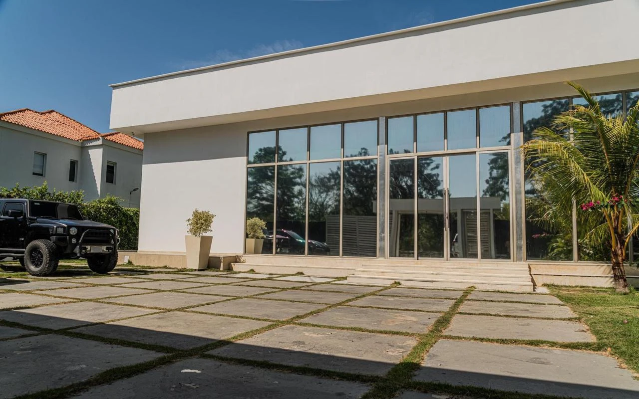 Vendo Casa de lujo - Aleros del Country - Zona Norte