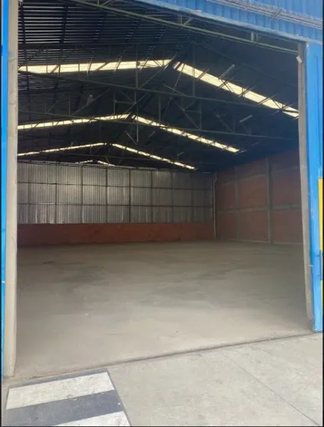 BODEGA EN MADRID 687 M2 