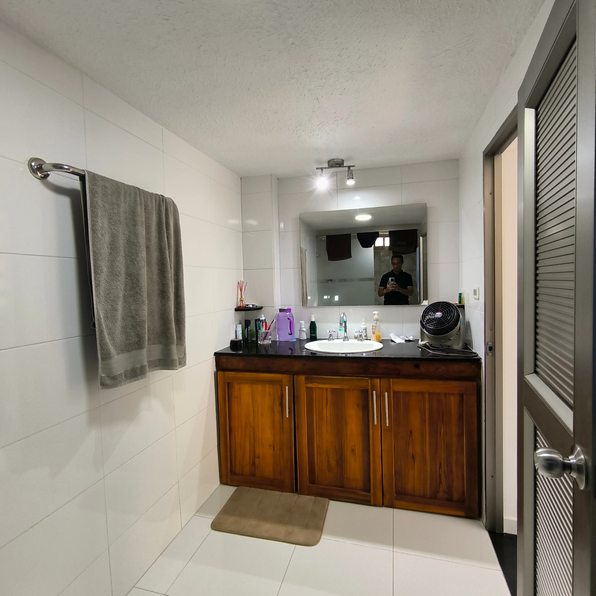 Casa Campestre de Alto Nivel con Piscina Privada en Bosques de Guadalupe | Espacios Ideales para Vivir y Disfrutar en Familia - Imagen 11