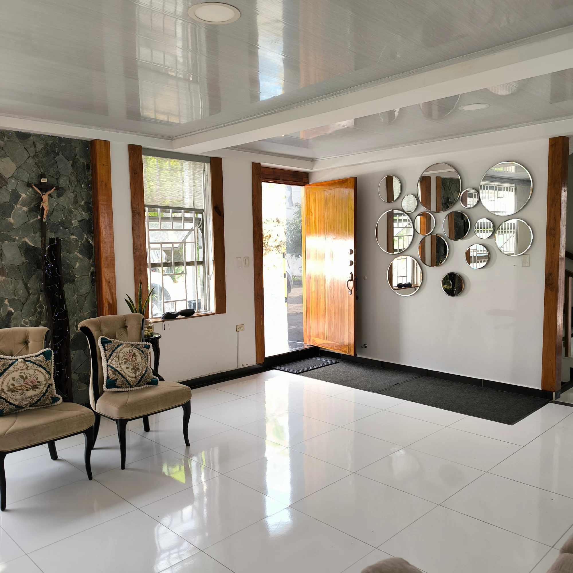 Casa Campestre de Alto Nivel con Piscina Privada en Bosques de Guadalupe | Espacios Ideales para Vivir y Disfrutar en Familia - Imagen 5