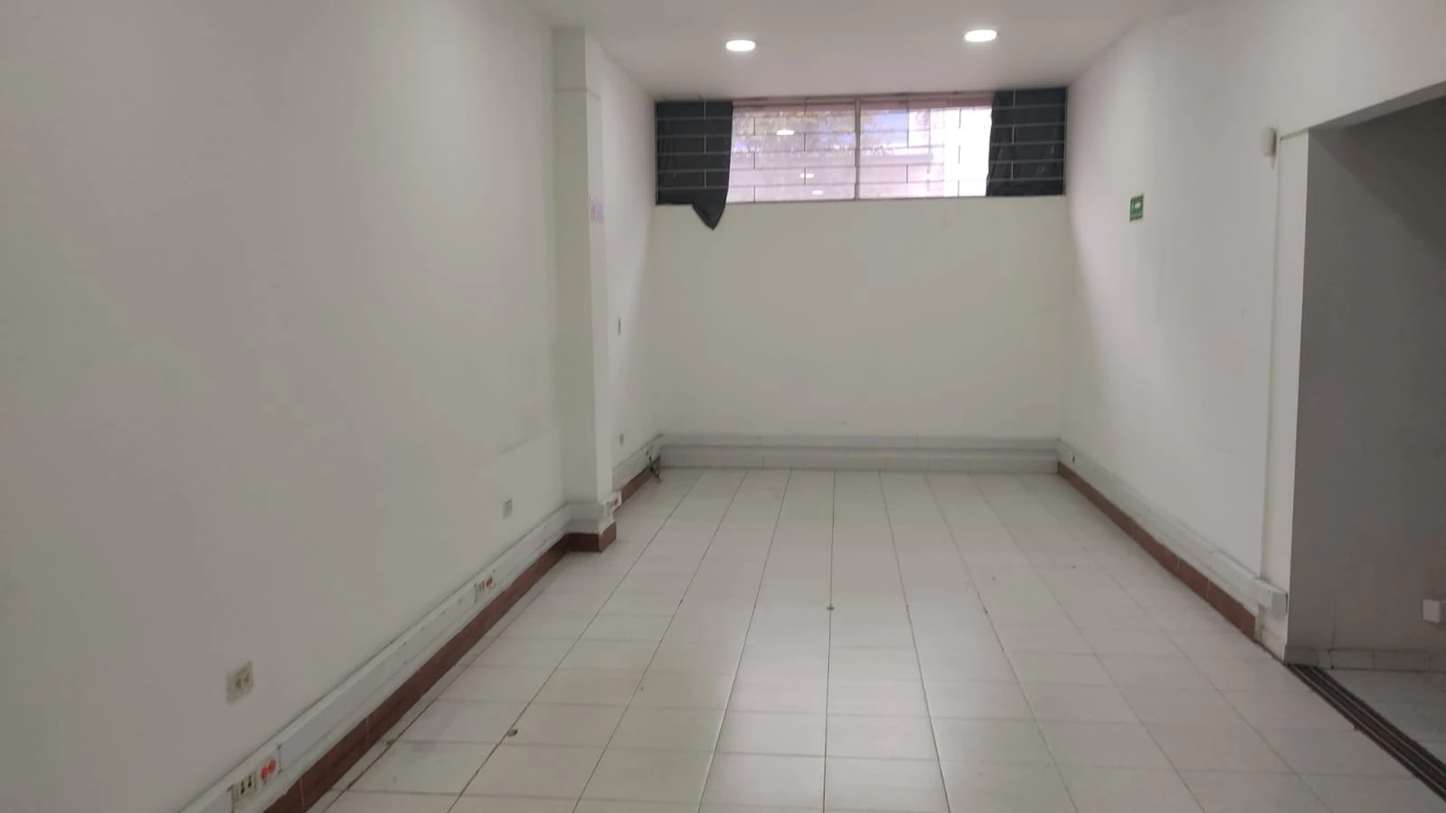 lLOCALES DESDE 30 A 100 M2 COMERCIAL- 3138008899 - Imagen 1