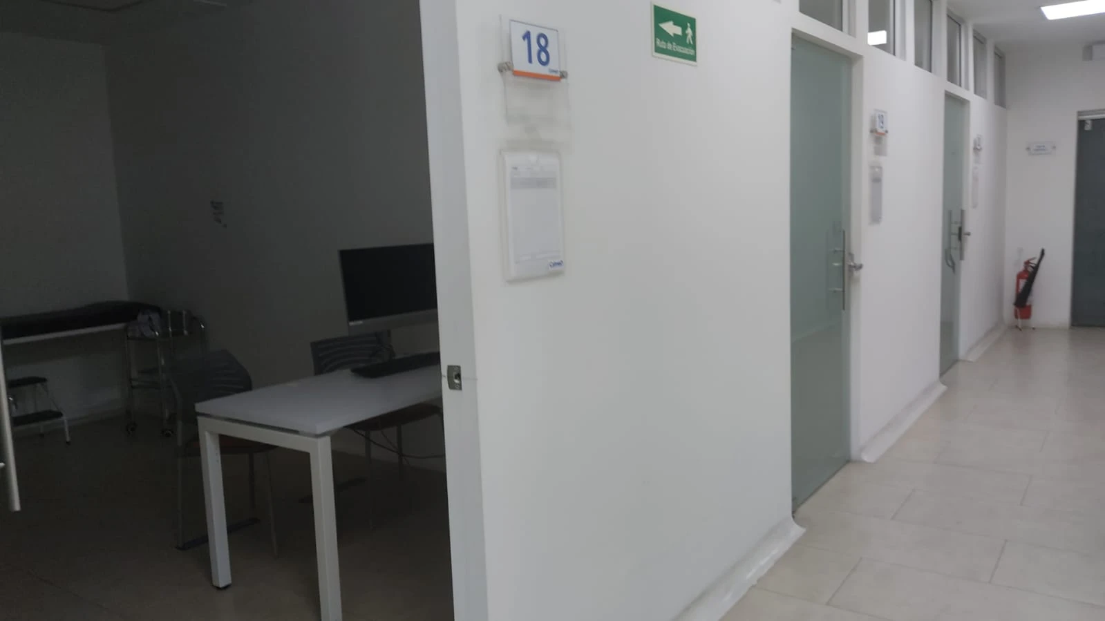 LOCAL PARA SALUD - 1.000 M2 - CLINICA - IPS -  LABORATORIO- 3138008899 - Imagen 5