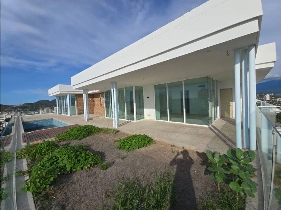 APTO EXCLUSIVO CON TERRAZA EN EL SECTOR EL PRADO - SANTA MARTA - Imagen 2