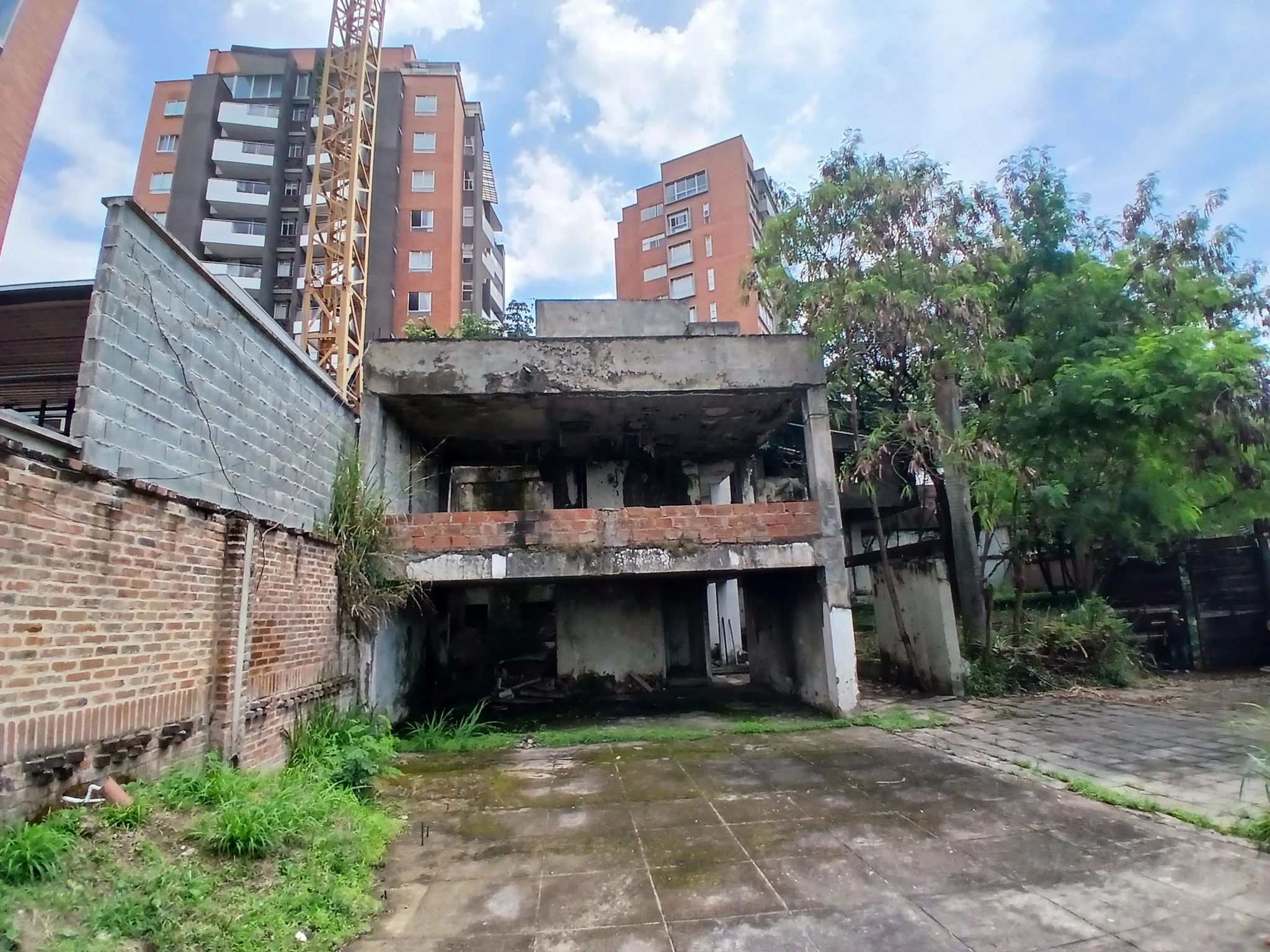 VENTA LOTE BARRIO CRISTALES - Imagen 4