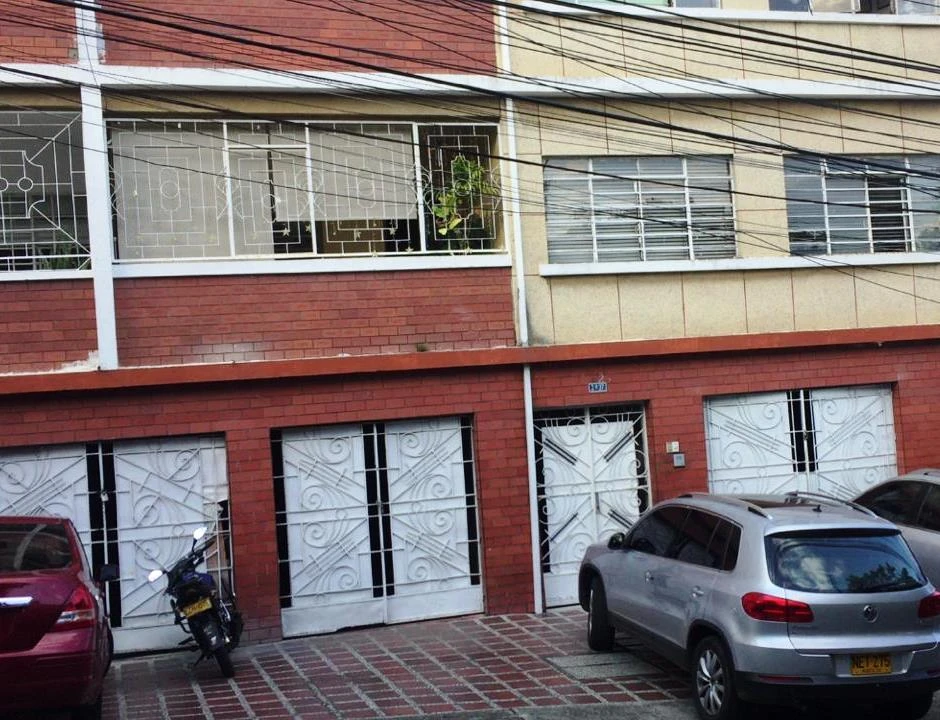 VENTA EDIFICIO BARRIO MIRAFLORES - Imagen 4