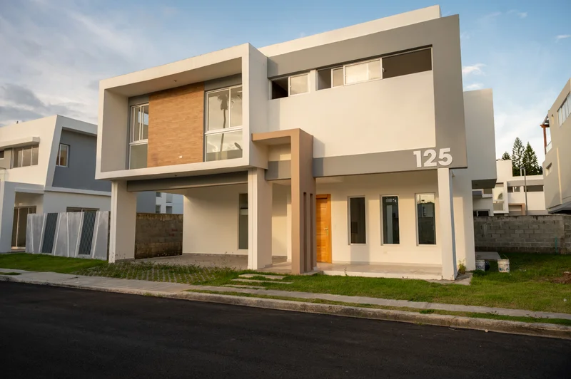 Residencial Quintas del Sur en San Cristóbal, casas modernas, espaciosas y muy hermosas.