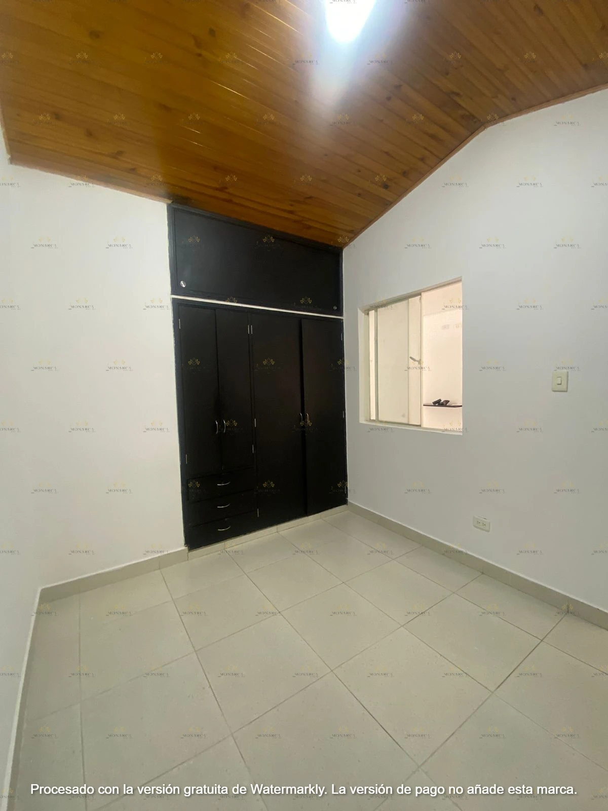 Hermosa casa en rosa blanca - Imagen 9