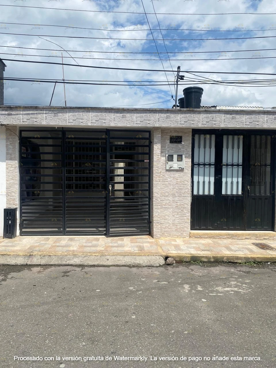 Hermosa casa en rosa blanca - Imagen 11