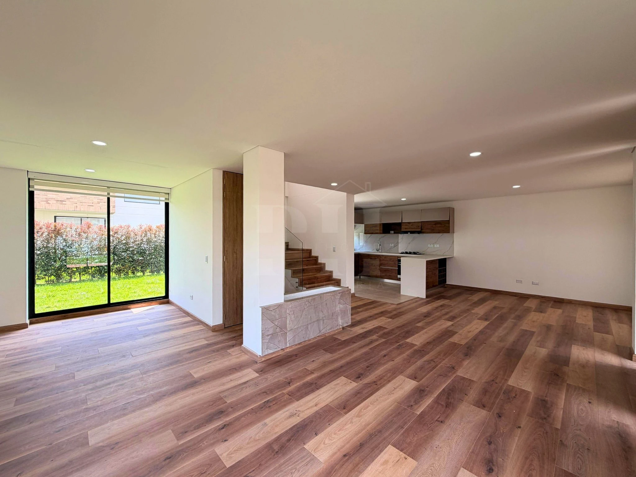 Arriendo casa para estrenar en Chía- Tiquizá con lote independiente