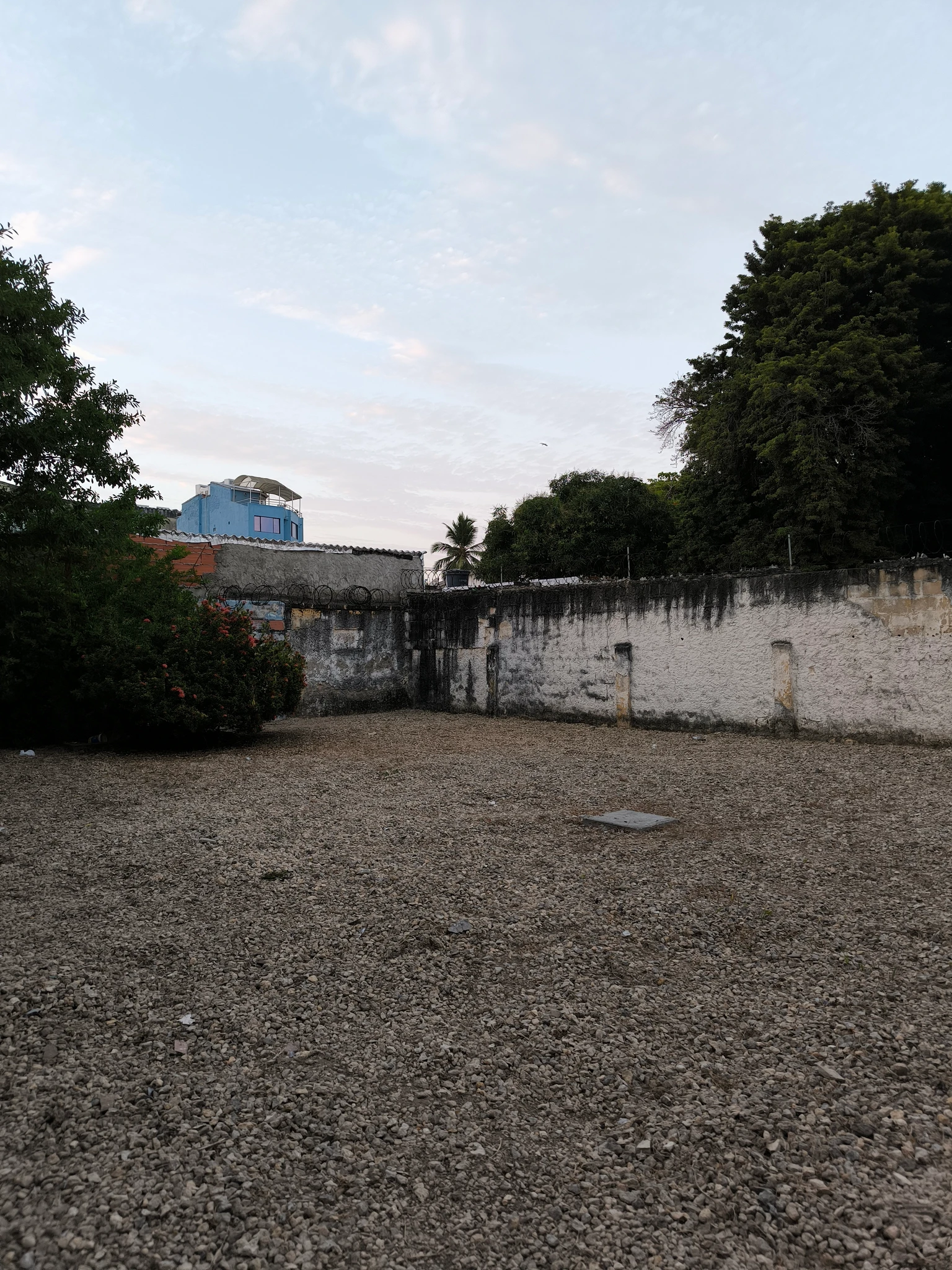 Casa lote en Manga — 576 m² para proyecto o sede empresarial - Imagen 6