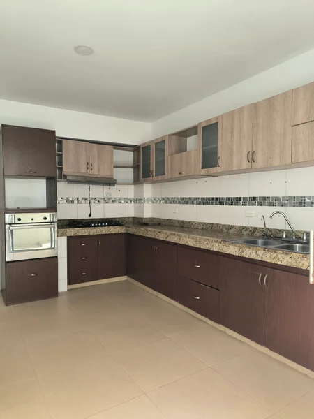 Casa 3 pisos | Urb. El Valle, Turbaco | 204 m² lote | Avalúo $560M | Lista para escriturar