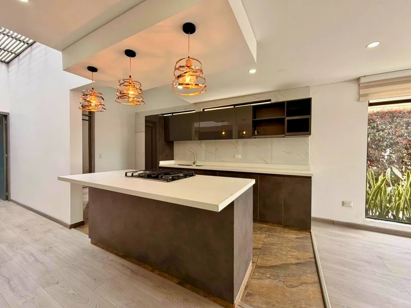 Vendo o Arriendo casa en Cajicá - cerca av principal