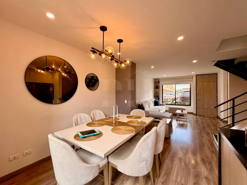 Vendo casa moderna en Chía vía Guaymaral