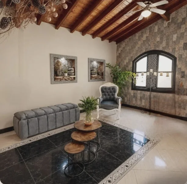 Se vende amplia casa con apartamento independiente - Medellín 