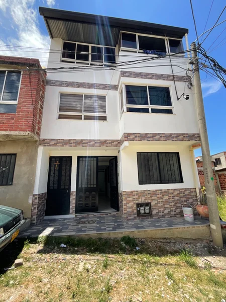 APARTAMENTO VILLA CARVAJAL DIAGONAL AL ASILO 