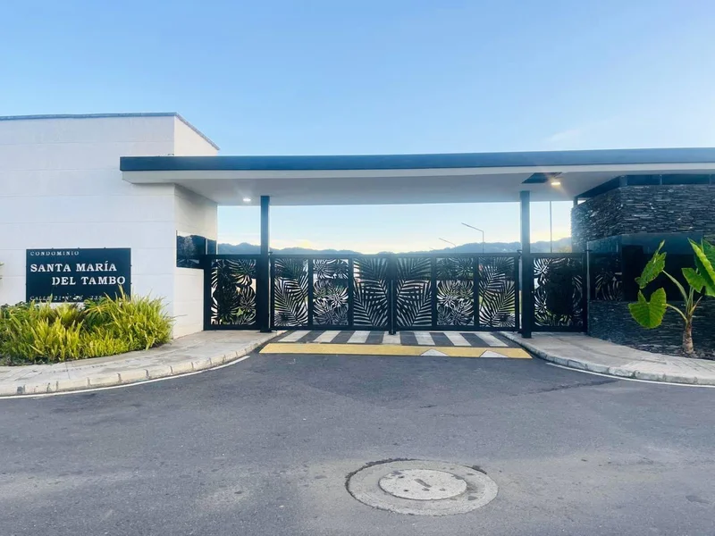 Se vende lote esquinero en Santa María del Tambo - La Ceja