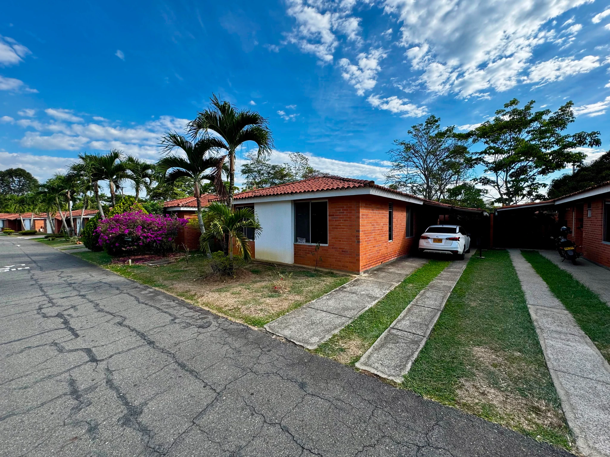 CASA EN VENTA – HACIENDA EL CASTILLO