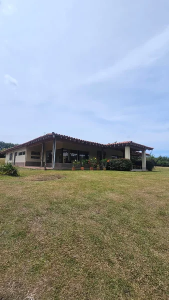 Se vende casa campestre - La Ceja