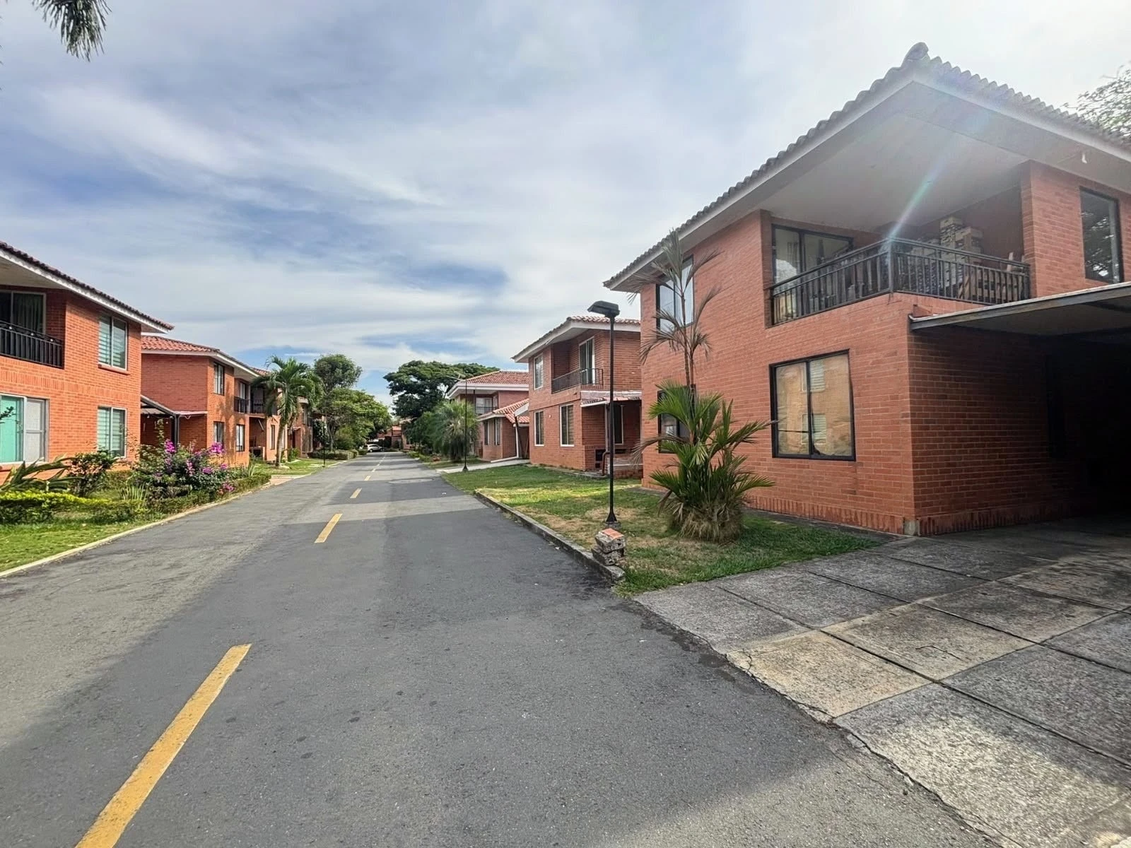 CASA EN VENTA – HACIENDA EL CASTILLO