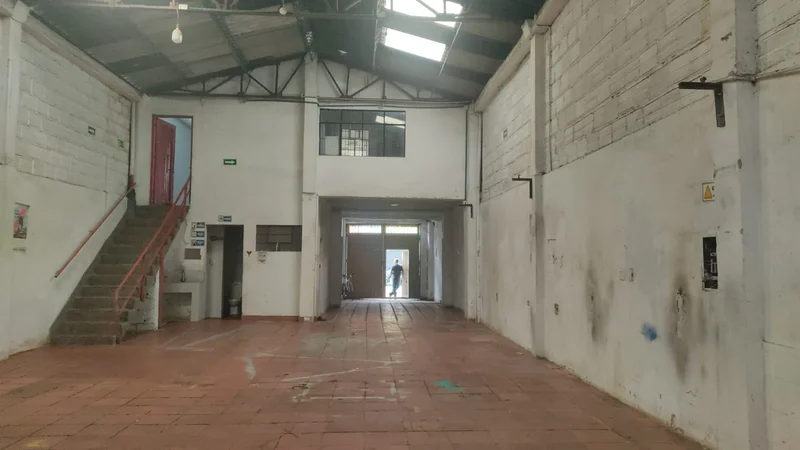 BODEGA PTE ARANDA 280 M2 BOGOTA 80 KVA